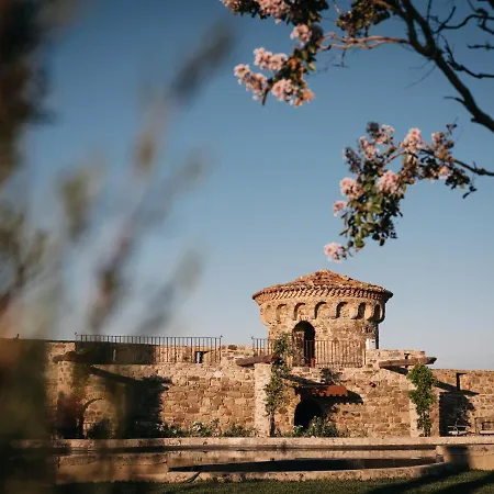 Castello Di Hotel 5*