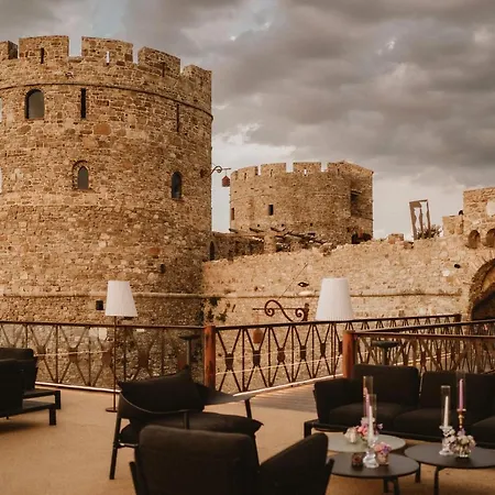 Castello Di Hotel 5*