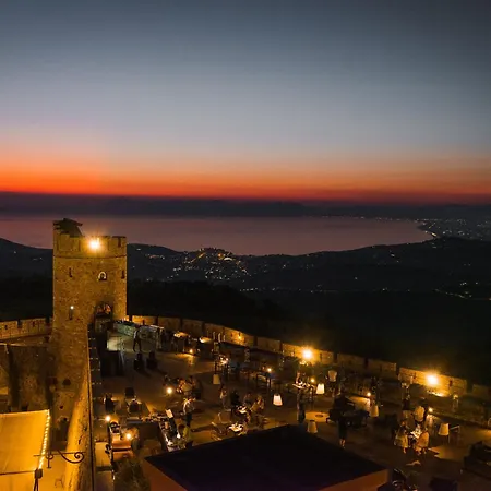 Castello Di 5* Rocca Cilento