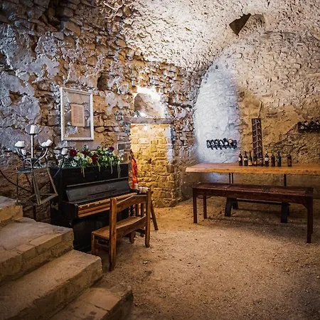 Castello Di Hotel 5*