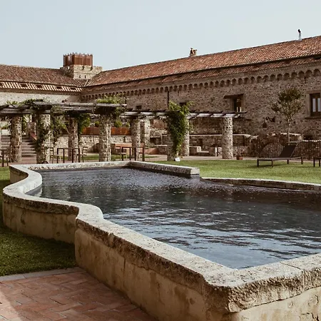 Castello Di Hotel