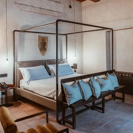 Castello Di Hotel 5*