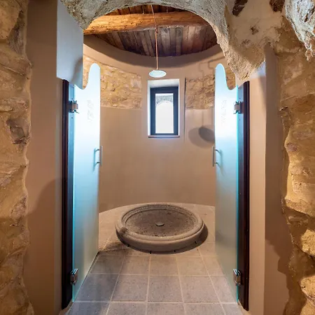 Castello Di Hotel