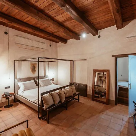 Castello Di Hotel 5*
