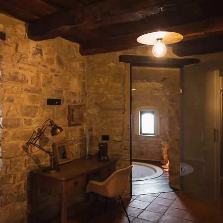 Castello Di Otel Rocca Cilento