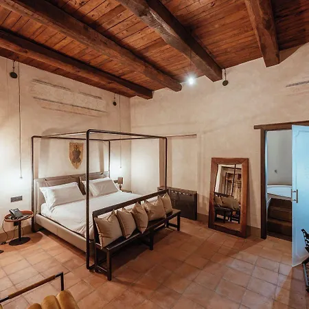 Castello Di Hotel 5*