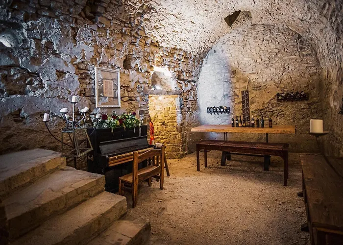 Castello Di Hotel 5*